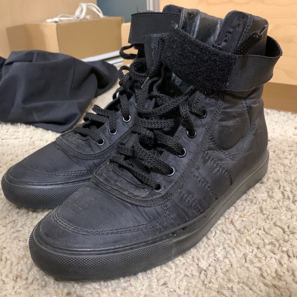 Raf Simons Vandal | Black nylon | Size 40 // US 7